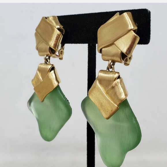 Vintage SIGNED Alexis Bittar Earrings 1990s Seafoam Green Lucite /Resin Matte Go - Picture 3 of 9